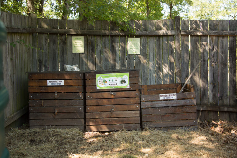 Bacs de compostage écologiques : valoriser les déchets organiques au cœur de la nature