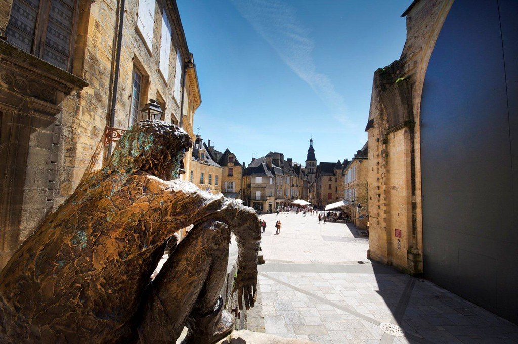 Saint-Cirq-Lapopie : ruelles de pierre et architecture médiévale aux portes du Bois de Faral