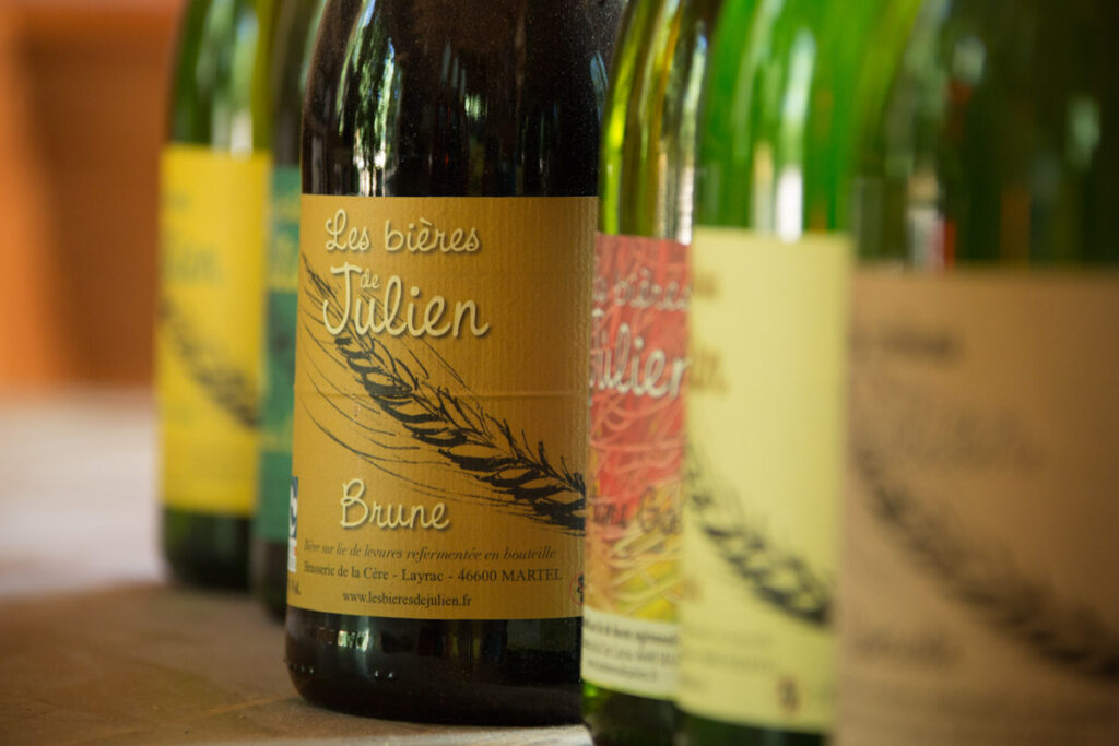 Dégustez les saveurs locales du Lot : bières artisanales et vins régionaux à savourer lors de votre séjour au Bois de Faral